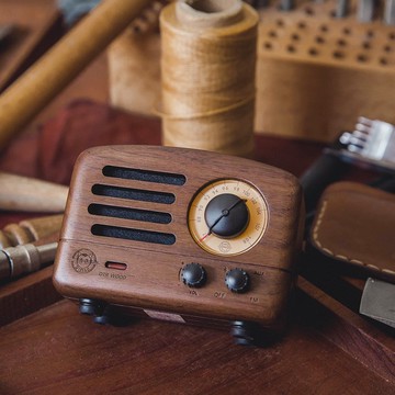 激起你的復古魂【MUZEN 復古音響】MUZEN OTR 經典復刻藍牙音響收音機 (經典版) - 胡桃木 復古 藍牙音響 音樂 好友 生日禮物 禮品推薦