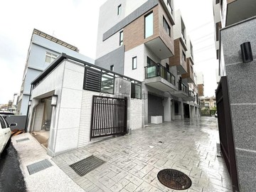 綠山邊間全新雙車位別墅｜台中市豐原區綠山二街