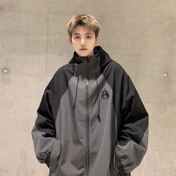 限時優惠 潮流衝鋒衣拉鍊連帽夾克 2024新款春秋款男士寬鬆日系潮流外套oversize衝鋒衣拉鍊連帽夾克