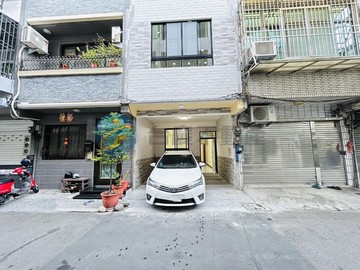 透天051-鳳山五甲商圈翻新透天｜高雄市鳳山區五甲一路