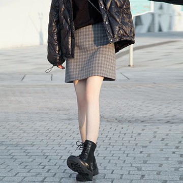 毛呢格子半身裙女春秋a字短裙2025新款顯瘦高腰冬季包臀裙子大碼