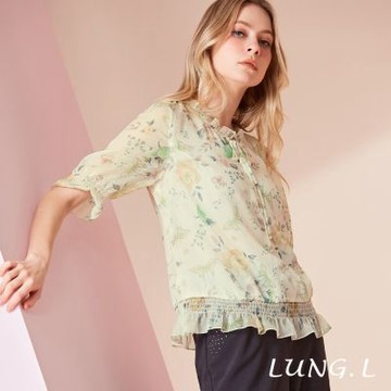LUNG.L林佳樺 柔美米色印花領綁結五分袖女裝上衣 LU32A
