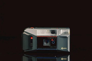 YASHICA L AF DATE #1676 #135底片相機