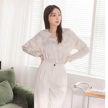 【早春新品】HS 珍珠鍊鏤空雪紡上衣 杏色