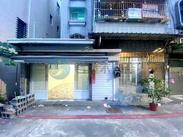 稀有大面寬｜車庫公寓一樓｜雄中X三鳳中街｜高雄市三民區建國三路