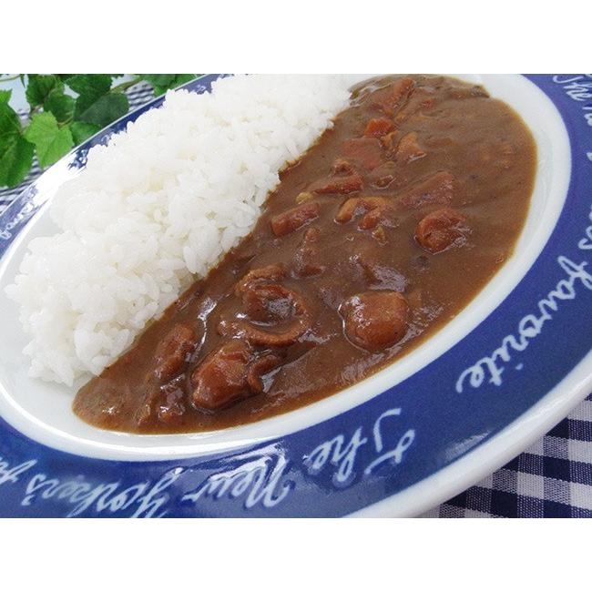 帆立カレー×2個セット(青森県むつ湾産ほたて使用)むつ産のホタテを濃厚なカレールゥに入れ、じっくり煮込んだシーフードカレーです。