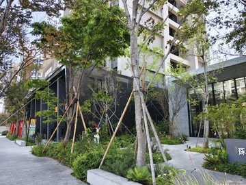 佛系學哥單元12｜挑高7.2米金店｜雙車位｜台中市北屯區南興一路