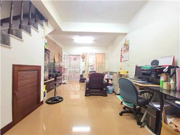 崑山商圈吃市透天住家｜台南市永康區大仁街