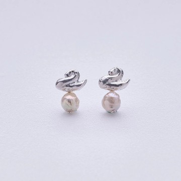 Swanwake earrings with pearl天鵝起波