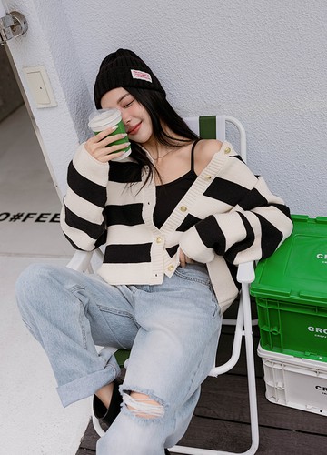 寬橫紋毛衣外套