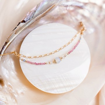 【Ficelle輕珠寶】十月誕生石 • 天竺葵 • 偶然相遇｜ 粉碧璽 蛋白石 白水晶 珍珠 托帕石 誕生石 黃銅鍍18K金 手鍊