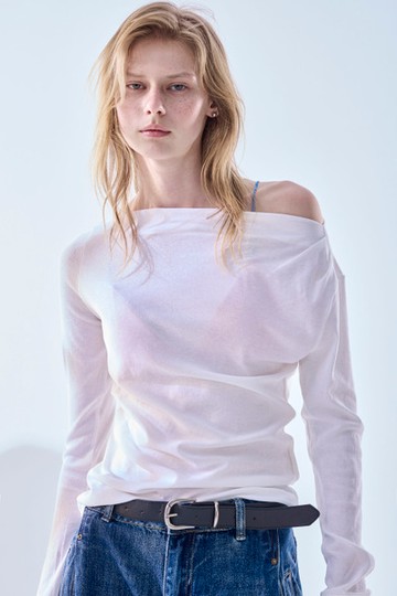 氣質純白柔棉一字領長袖上衣