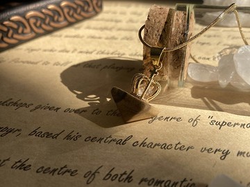 【風化的金字塔。圖畫石項鏈】天然石、風景石|鎖骨鏈系列