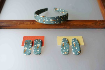 古董領帶改製髮夾-Hermès-可愛動物區狐獴-草綠-兩入一組