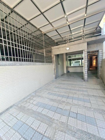 獨家專明正國中輕齡雙車別墅｜孝親宅｜屏東縣屏東市公勤街