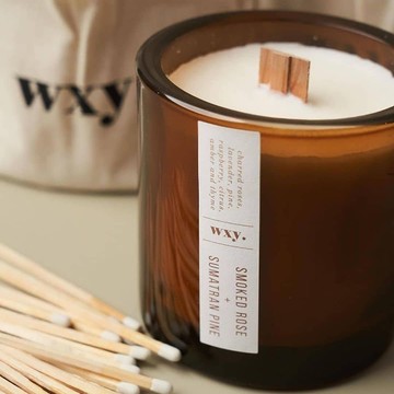 英國製 wxy Amber 蠟燭(L) 煙燻玫瑰&蘇門答臘松 350g