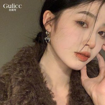 Gulicc 輕奢 漸層黑 水晶 耳環(飾品 耳飾 耳釘 耳扣 耳環 生日禮物 雙11 聖誕節)