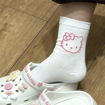 Kitty襪子🎀 卡通少女凱蒂貓短襪學生可愛大頭貓襪子學院風中筒襪jk襪 可愛的襪子