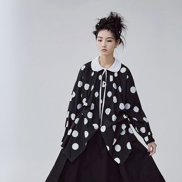 大圓領點點長襯衫