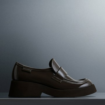 Giselle 漆面樂福鞋