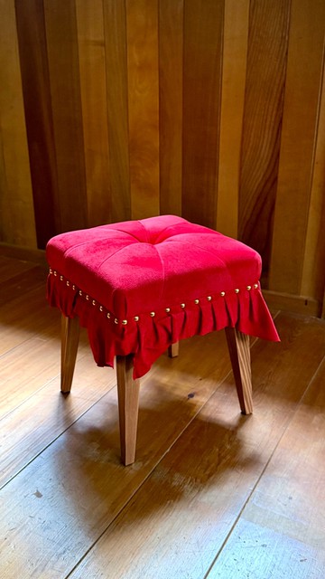 Swell Stool 豬麂皮 ~緋紅~