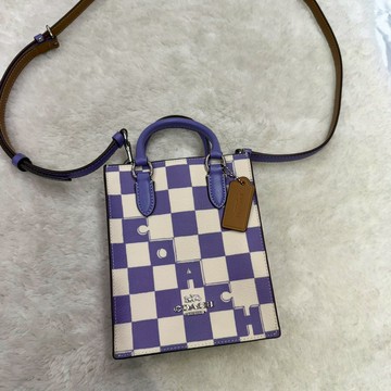【蔻馳｜全新】現貨 COACH 琴譜包 滿版 格紋 紫白 兩用包 斜背包 ｜Little Bee 小蜜蜂精品
