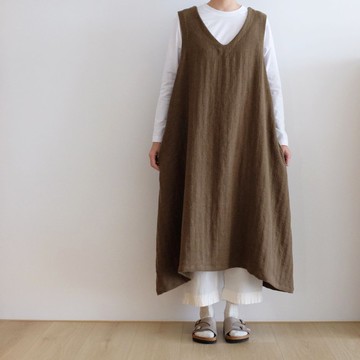 日常手作服 暖棕綠v領背心傘洋裝 人字紋苧麻羊毛