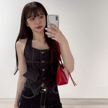 【Aa.chic熱賣商品】歐美掛脖車線背心(兩色).女裝/歐美/掛脖/排扣/背心/車線/蕾絲邊/修身【C220063】