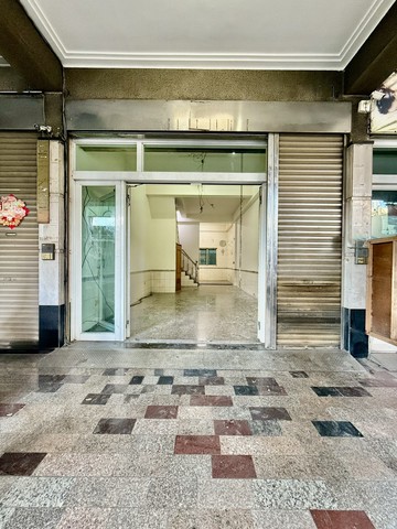 鳳翔學區臨路30米漂亮金透店｜高雄市鳳山區南華一路