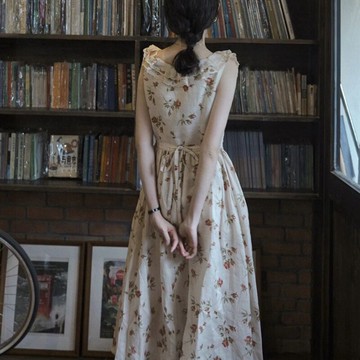 法式高級感溫柔風甜美2022春夏新款氣質時尚長款碎花吊帶連衣裙女