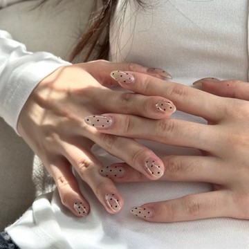 💕加一新創作😍【波點元素】波點穿戴甲 簡約穿戴甲 百搭穿戴甲 ins風穿戴甲 日常穿戴甲 短款美甲 短橢圓穿戴甲
