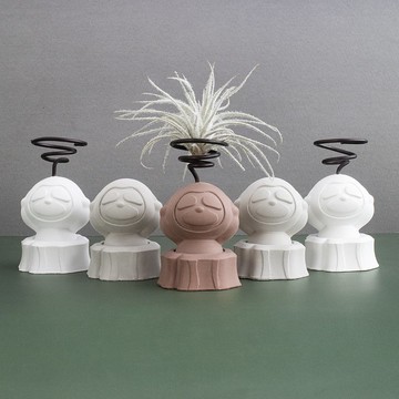 獨家設計近看是樹懶【猴懶水泥座】