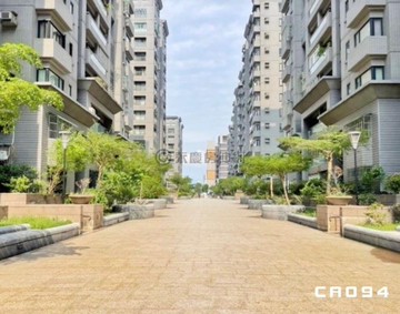 逢甲商圈六房大露台戶/B1平面車位｜台中市西屯區文華路