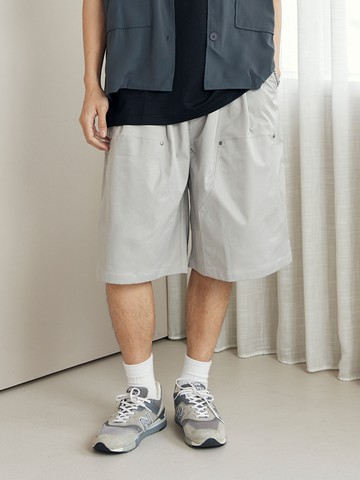 素面鉚釘造型工作短褲