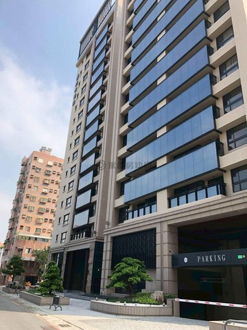 三鐵共構都市璞華邊間三改二房平車衛浴開窗｜高雄市左營區重立路