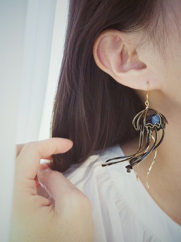 水母 暗黑 垂墜式樹脂耳環