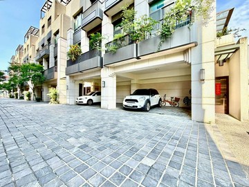 南屯/楓樹/邊間/雙車/別墅｜台中市南屯區楓樹東街