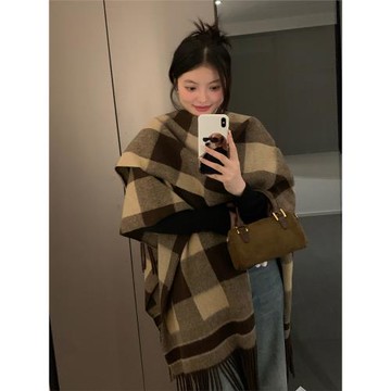 格子披肩女秋冬季2023新款圍巾百搭斗篷護肩頸毛毯外搭高級感保暖