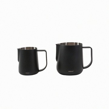 minos｜不鏽鋼拉花杯（髮絲紋路／內附刻度／300ml／黑色款）