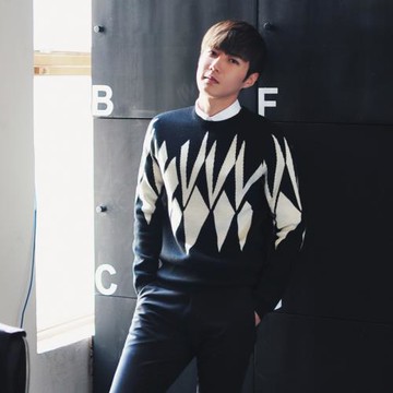 新款秋冬羊毛衫男士百搭撞色菱形格子圓領針織衫明星同款時尚毛衣