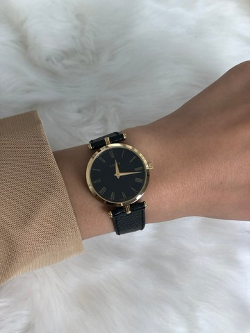 【日本直送 名牌中古包】GUCCI 古馳 腕錶 金色×黑色 羅馬數字 皮革 vintage 維他命 老品 5nk33w