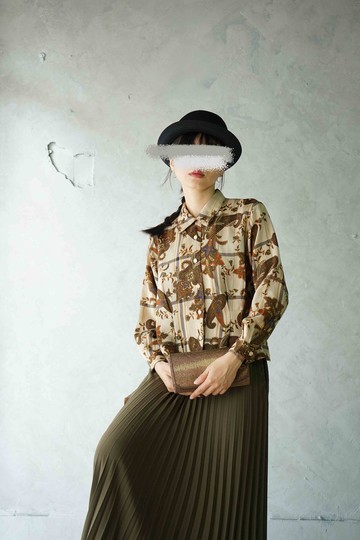 尋寶古著-華麗巴洛克風格印花緞面短版復古襯衫