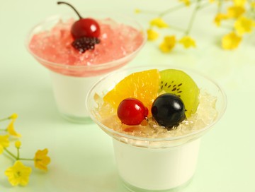 【B8255】慕斯甜品杯 冰淇淋聖代杯 塑膠甜筒杯 170mL附蓋 特殊曲線造型 手拿杯 一次性塑料杯 透明度高 零售 家用小量DIY 量大可議【APP滿額下單10%點數(單一帳號最高5000點)】1/31止