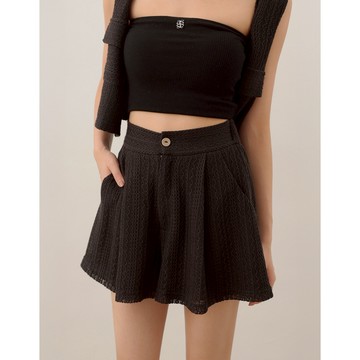 AIR SPACE LADY 蕾絲織紋微透肌打褶短褲(黑/白) 女裝 現貨