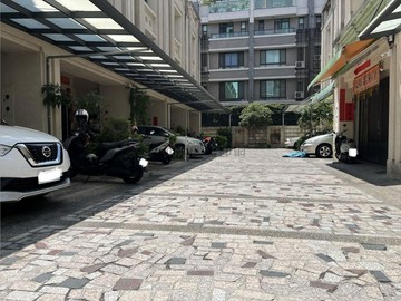 15年屋精緻設計4房格局採光滿分社區別墅｜台中市潭子區潭富路二段