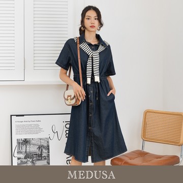 現貨【MEDUSA 曼度莎】I Care 腰綁帶休閒牛仔洋裝（附披肩裝飾）（F）｜休閒洋裝 短洋裝