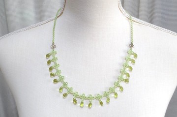 梭織花邊和捷克串珠橄欖項鍊