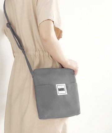 簡約輕便方形吐司斜背包 / 灰