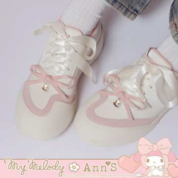 Ann’S X Sanrio三麗鷗 美樂蒂聯名 草莓協奏曲 緞面小蝴蝶結 綁帶休閒鞋3cm-白