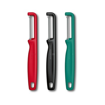 VICTORINOX IOTA系列 直式鋸齒形削皮器 紅/黑/綠 6.0943.1/6.0943.3/6.0943.4